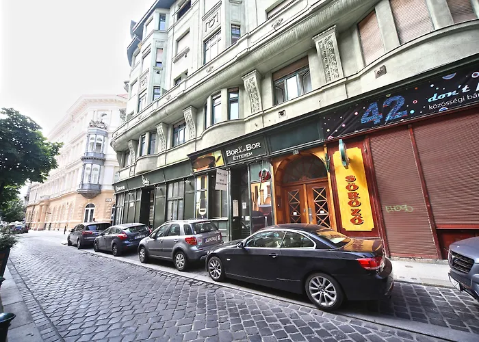 Amber Terrace Downtown 3*