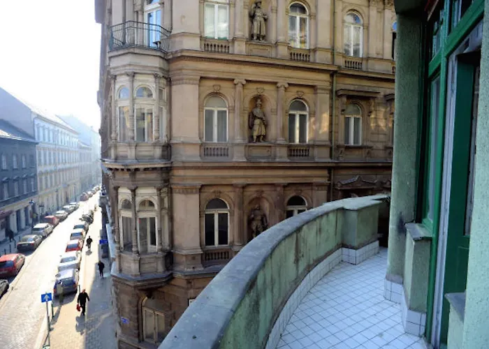 Amber Terrace Downtown Aparthotel 3*